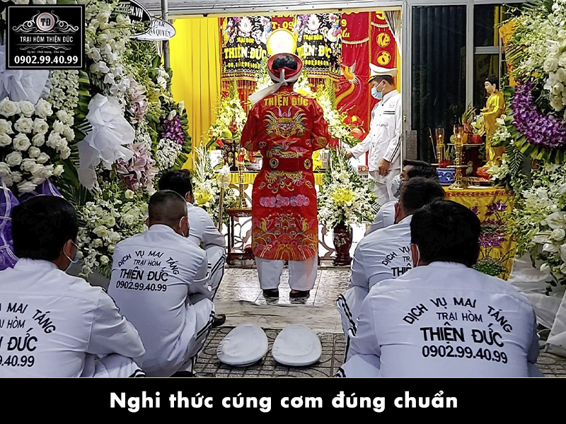 Tìm hiểu nghi thức cúng cơm trong tang lễ của người Việt Nam